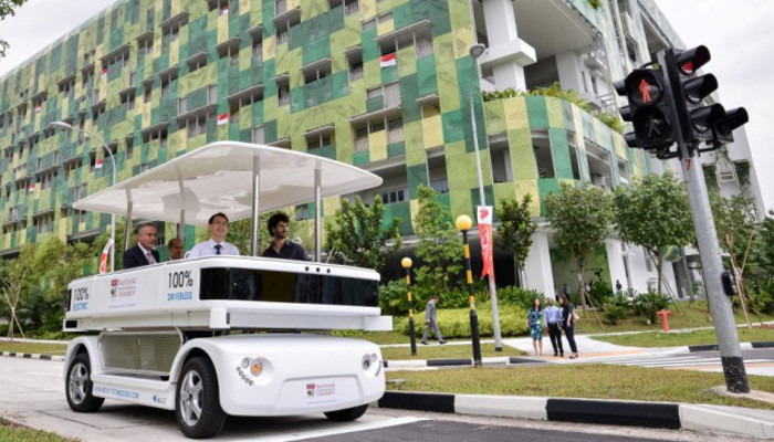 Небольшой автоматический электроавтобус начнет курсировать в Сингапуре